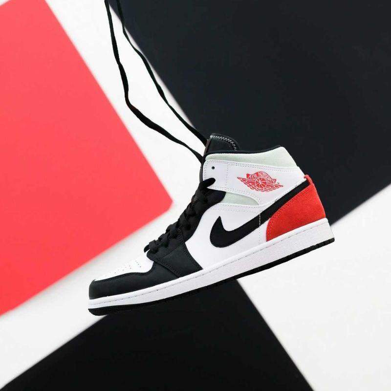 Graphic of Nike Sneaker