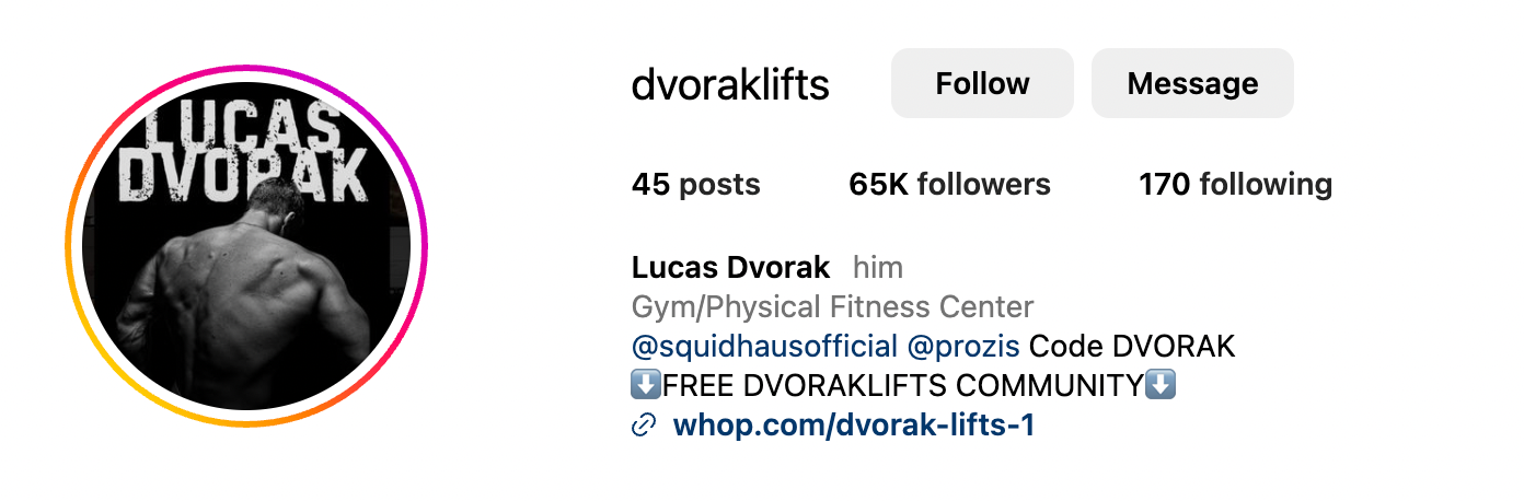 Lucas Dvorak invites his followers to his free online fitness community via the link in his Instagram bio